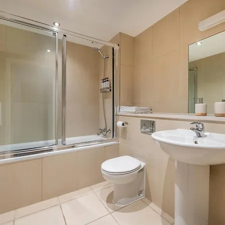 Stylish 2 Bedroom Apartment In Chelsea By Battersea Park With Ac London Exterior photo