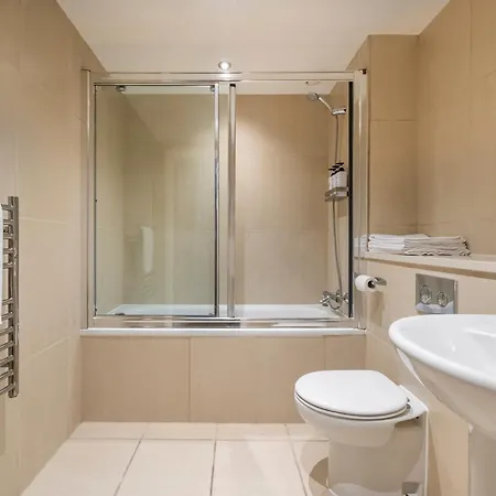 Stylish 2 Bedroom Apartment In Chelsea By Battersea Park With Ac London Exterior photo