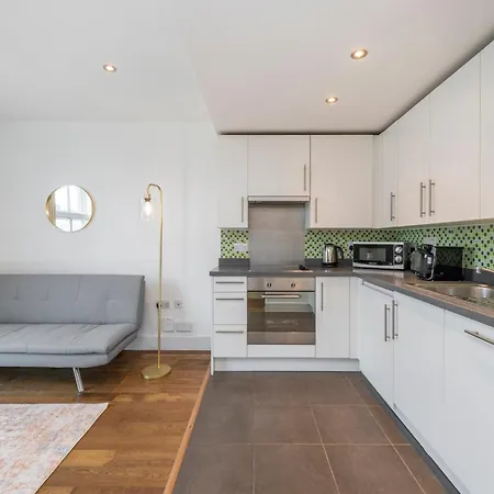Stylish 2 Bedroom Apartment In Chelsea By Battersea Park With Ac London Exterior photo